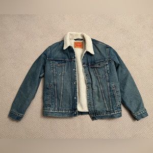 Levi Sherpa mens large jacket, barely used.